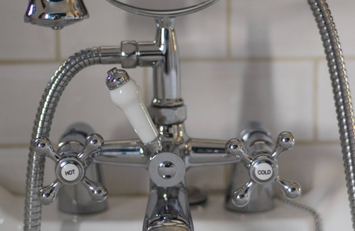 Saint-Ciers-sur-Gironde House | Maison et table d'hôtes le Camélia Blanc