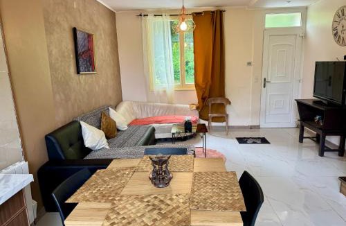 Saint-Brice-sous-Foret Apartment | Maison et sa dépendance ss voisinage dans les vergers de Montmorency