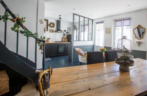 Aizier House | Maison Etadame