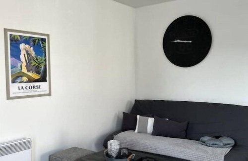 Floirac Apartment | Maison Eugenie