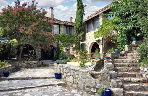 Saint-Andre-de-Cruzieres House | Maison familiale avec piscine partagée à Saint-André-de-Cruzières