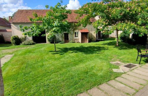La Neuville-sur-Essonne House | Maison familiale rénovée avec cour, à 1h30 de Paris, proche de la nature et des sites historiques. - FR-1-590-107