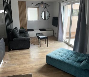 Saint-Aignan-Grandlieu House | Maison familiale 4 chambres avec jardin et piscine
