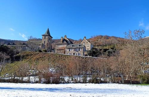 Saint-Jacques-des-Blats House | Maison familiale et authentique