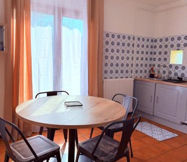 Cugnaux House | Maison familiale à Cugnaux , 2 Chambres , Jardin , Piscine et Parking