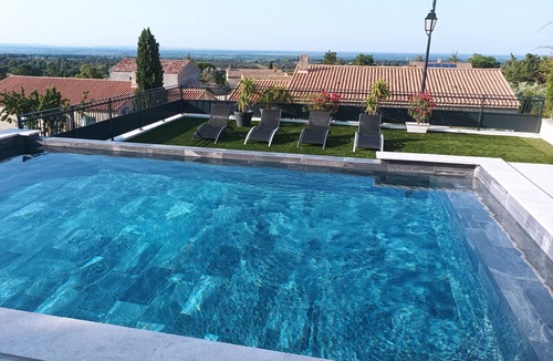 Aureille House | Maison Familiale à Piscine Privée Dans les Alpilles à Aureille Village Provençal