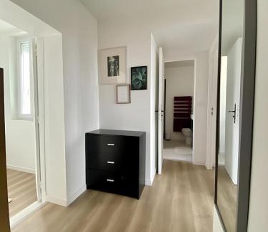 Coteaux Ouest Apartment | Maison familiale avec extérieur Ménage et linges inclus