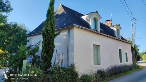 Denee House | Maison familiale charmante à Denée avec jardin et loisirs