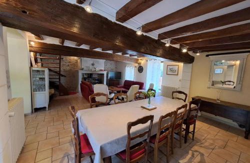 Denee House | Maison familiale charmante à Denée avec jardin et loisirs