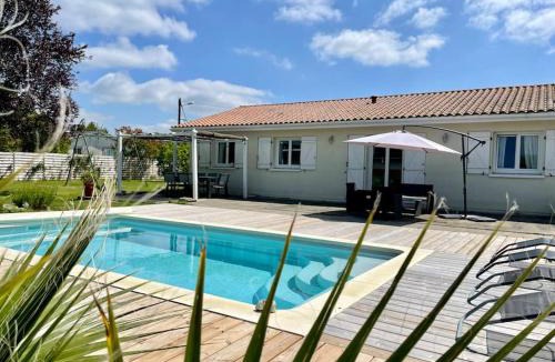 Loupes Villa | Maison familiale climatisée piscine