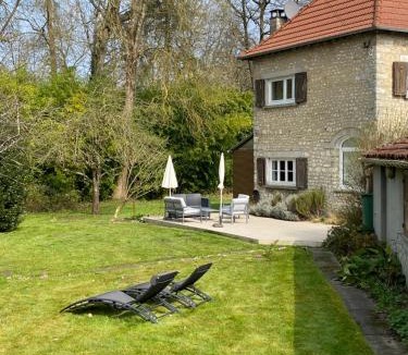 Moret-Loing-et-Orvanne House | Maison familiale climatisée, jardin cinema et jeux