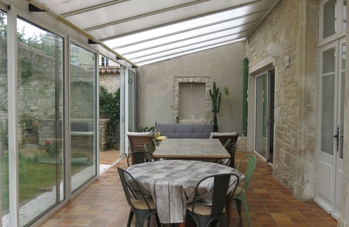 Lucon House | Maison Familiale du 19ème Siècle Dans le Quartier Historique de Luçon