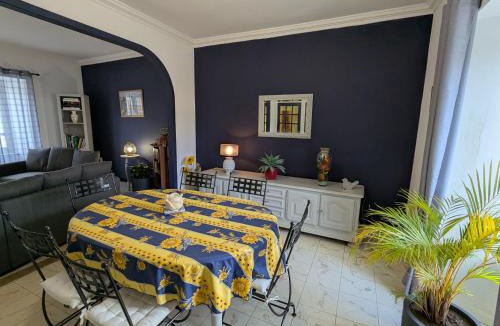 Courcelles House | Maison familiale entourée de nature - 6 pers. - FR-1-590-596