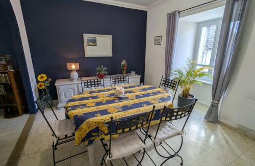 Courcelles House | Maison familiale entourée de nature - 6 pers. - FR-1-590-596