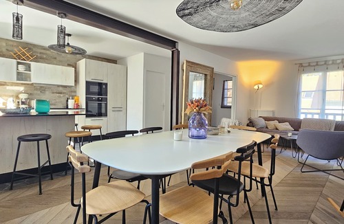 Saint-Arnoult House | Maison Familiale, 8 Couchages, Spa, Terrasse
