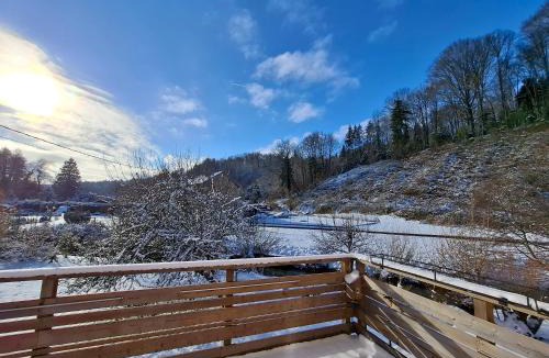 Val-et-Chatillon House | Maison familiale en lisière de forêt
