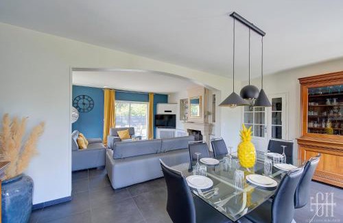 Saint-Avertin Apartment | Maison familiale - Spacieuse - Jardin - Parking
