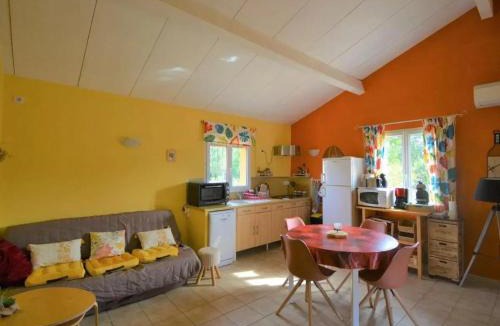 Vagnas House | Maison familiale spacieuse avec piscine à Vagnas