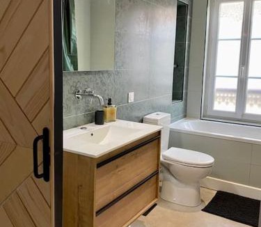 Damville House | Maison Fleurs de bobo