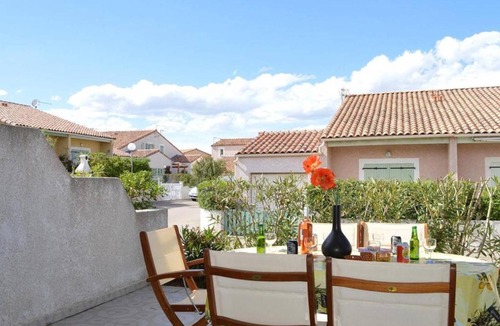 Saint-Pierre-la-Mer Apartment | Maison Fleury-Saint-Pierre-la-Mer, 3 pièces, 6 personnes - FR-1-229D-583