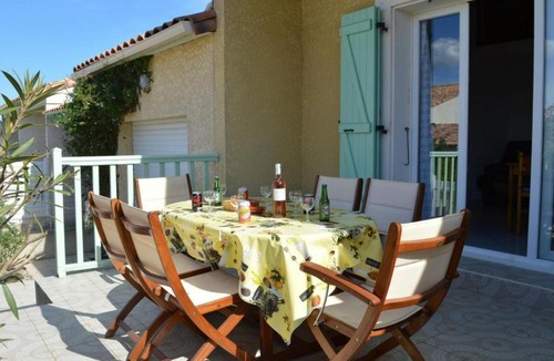 Saint-Pierre-la-Mer Apartment | Maison Fleury-Saint-Pierre-la-Mer, 3 pièces, 6 personnes - FR-1-229D-583