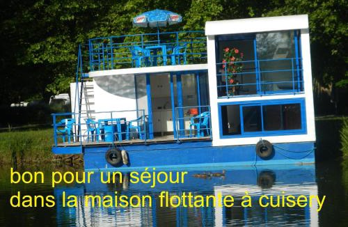 Cuisery Boat Rental | Maison flottante sur la seille