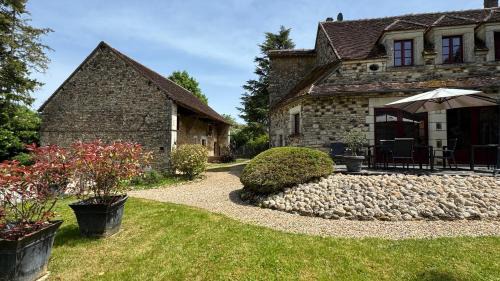 Perreuse Bed & Breakfast | Maison Forte Perreuse