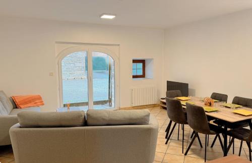 Frebuans House | Maison Frébuans