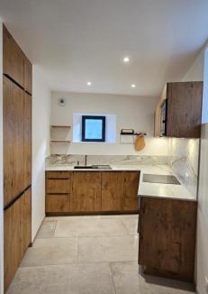 Beyrede-Jumet House | Maison