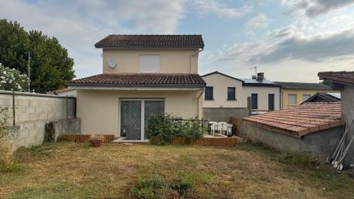 Chatuzange-le-Goubet House | Maison