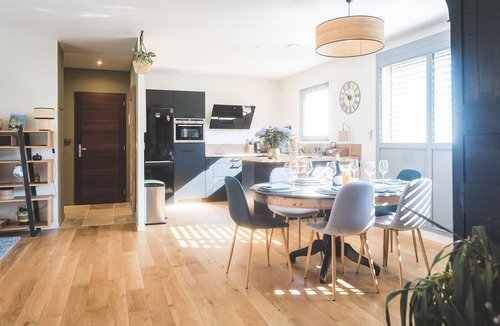 Poleymieux-au-Mont-d'Or House | Maison Chaleureuse Avec Jacuzzi