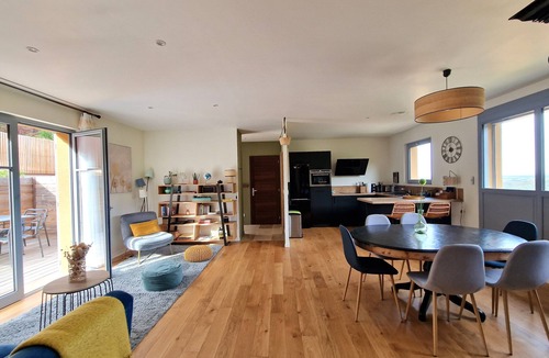 Poleymieux-au-Mont-d'Or House | Maison Chaleureuse Avec Jacuzzi