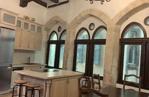Saint-Antonin Noble Val Apartment | Maison du Roy/Royal-3BR/2BR Apartment - Royal Fireplace