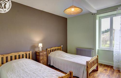 Saint-Didier-sur-Rochefort House | Maison familiale chaleureuse pour 12 pers. avec jardin dans le Forez - FR-1-496-18