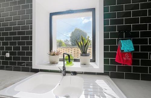 Saint-Girons-d'Aiguevives Apartment | Maison en pierre proche Blayais