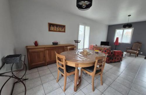 Saint-Hilaire-de-Chaleons House | Maison accueillante à Saint-Hilaire-de-Chaléons avec jardin