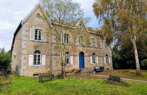 Saint-Hilaire-du-Harcouet Bed & Breakfast | Maison La Motte with bicycle parking