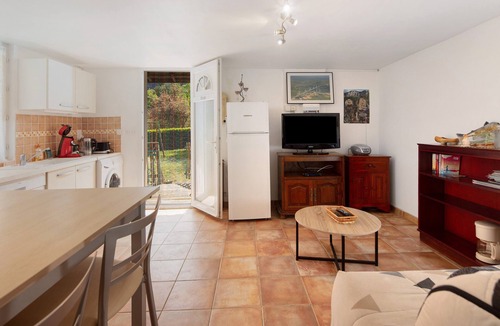 Saint-Laurent-le-Minier Apartment | “Maison De Campagne” Apartment with Mountain View, Shared Pool, and Wi-Fi