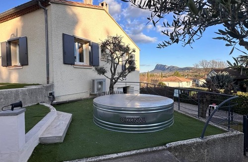 Saint-Martin-de-Londres House | Maison Avec vue Imprenable sur le Pic Saint Loup
