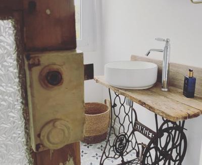 Saint-Pierre-de-Manneville Bed & Breakfast | Maison La folie douce