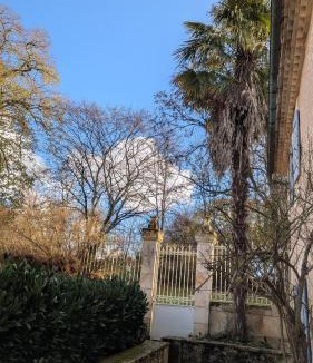 Saint-Sulpice-de-Roumagnac Bed & Breakfast | Maison Nathis