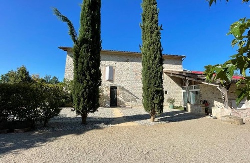 Saint-Sylvestre-sur-Lot House | Maison en Pierre Proche du lot et de Toutes Commodités
