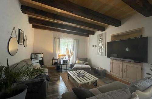 Saint-Sylvestre-sur-Lot House | Maison en Pierre Proche du lot et de Toutes Commodités