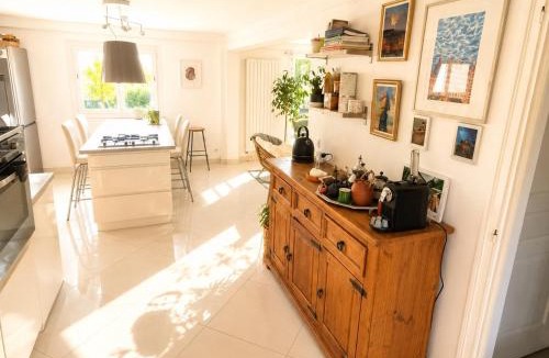 Sainte-Genevieve-des-Bois House | Maison 8p avec jardin, 2 salons & parking