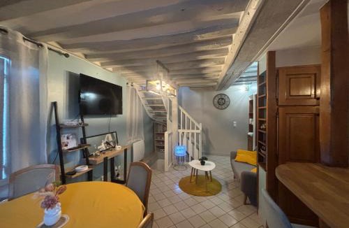 Verneuil-en-Halatte Apartment | Maison