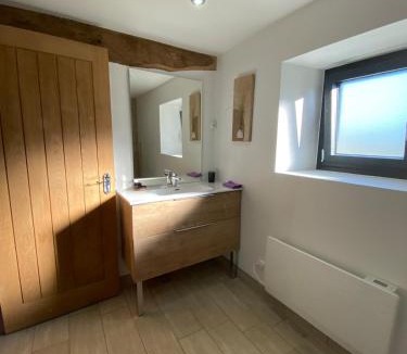 Chamboulive Apartment | Maison Gîtes de l'étang caché