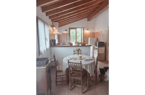 Bugarach House | Maison Gaïa. A very special place, relaxing and welcoming. 5 minutes from the lake
