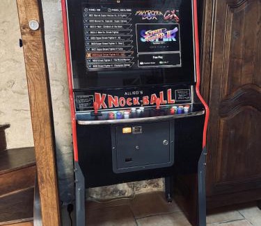 Poce-sur-Cisse House | Maison Gaming - Flipper et Arcade - Semi-Troglodyte