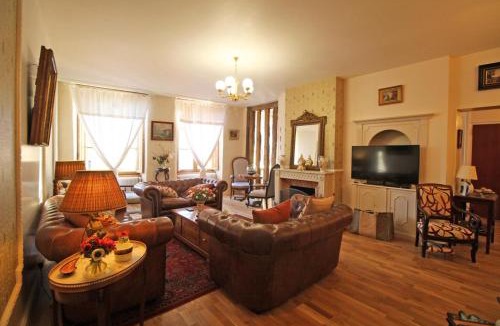 Saint-Leonard-de-Noblat Bed & Breakfast | Maison gay lussac