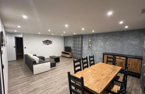 Priay Apartment | maison guy